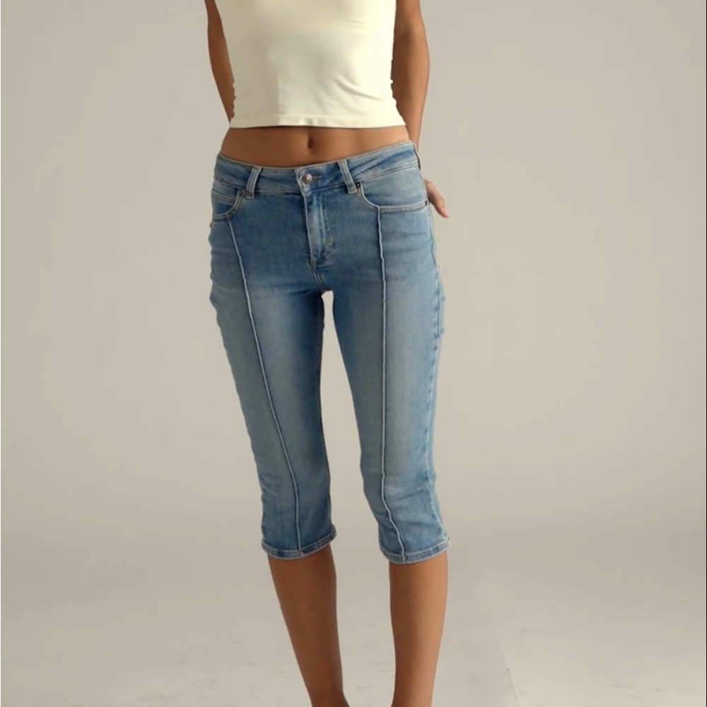 FREE PEOPLE We The Free Dusk To Dawn Capri Jeans Solar Flare